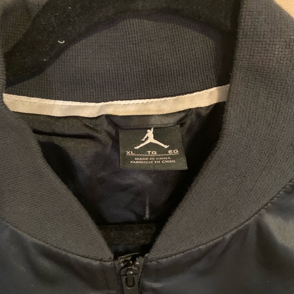 Jacket - Picture 3 of 4